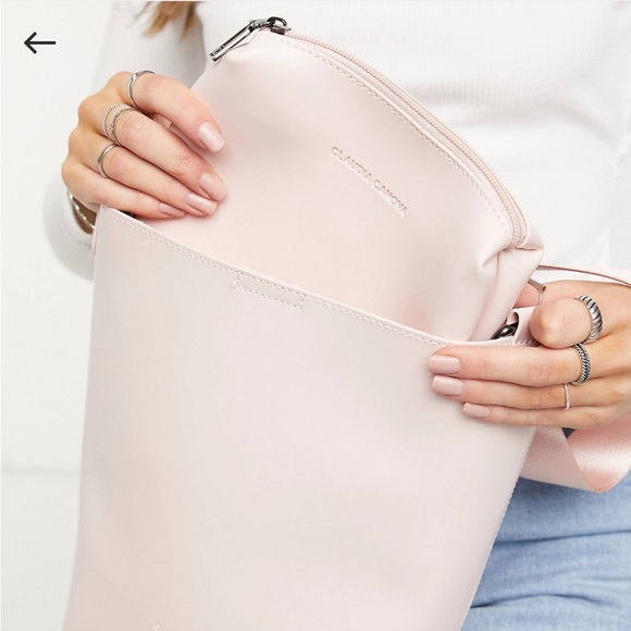 Claudia Canova small bucket bag in pale pink - Picture 3 of 3